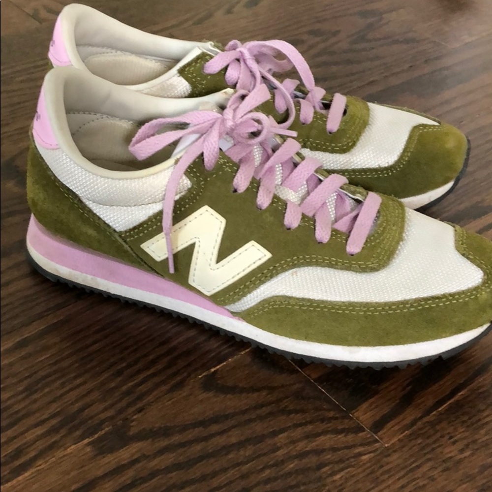 Sneakers